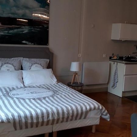 Grand Studio En Hyper Centre Apartment Quimper Exterior photo