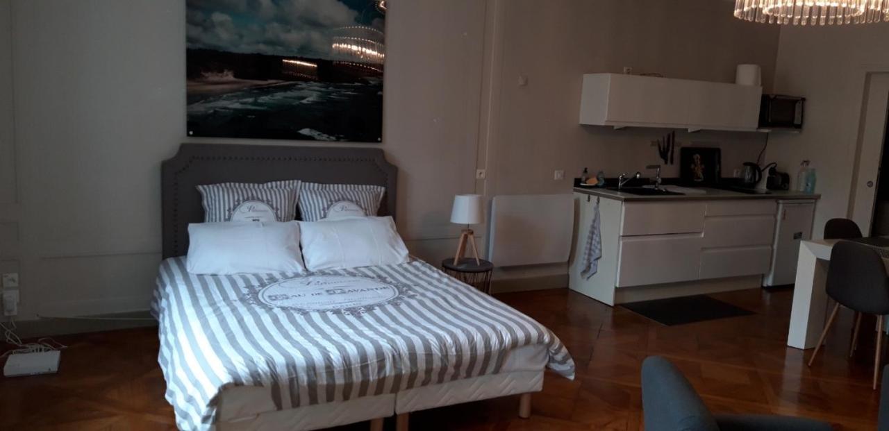 Grand Studio En Hyper Centre Apartment Quimper Exterior photo